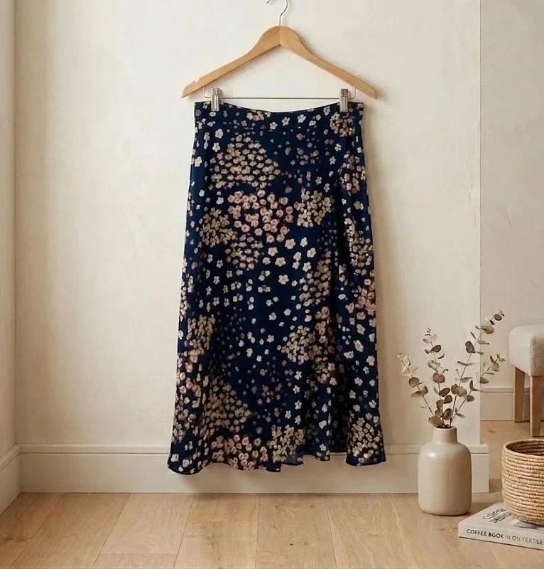 🌸 Falda Midi Floral - Elegante y Fluida (Talla S)